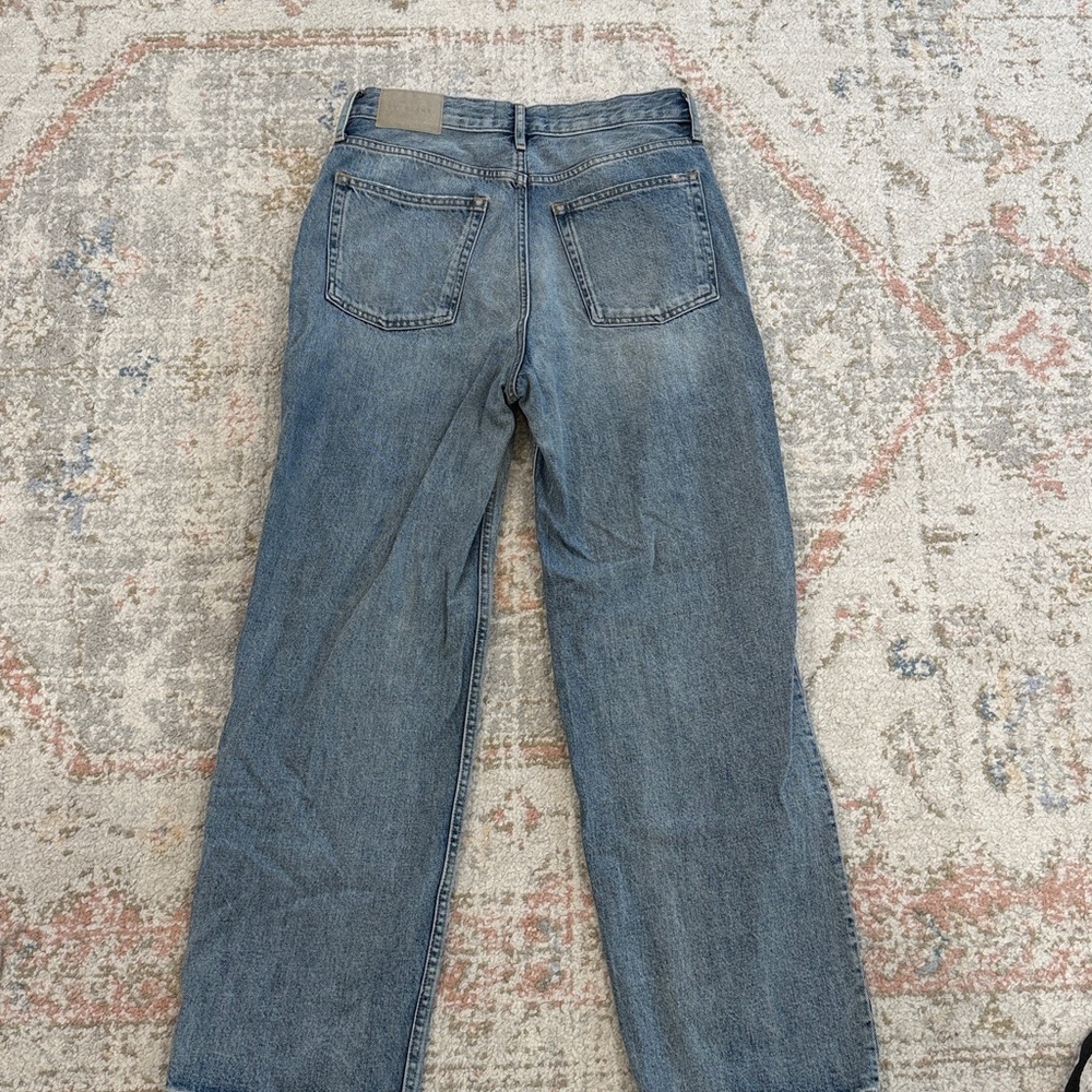Everlane Women’s Straight Jeans in Light Blue - Picture 5 of 5